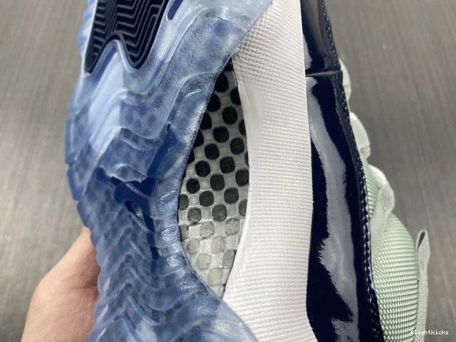 Georgetown Jordan 11 Air Retro 528895-007 Low 1115